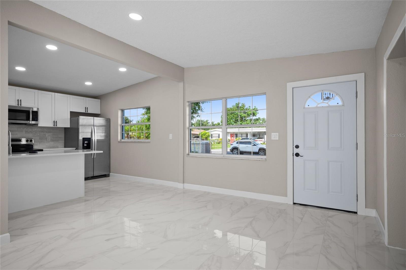 Listing photo id 20 for 6213 Cameron Avenue