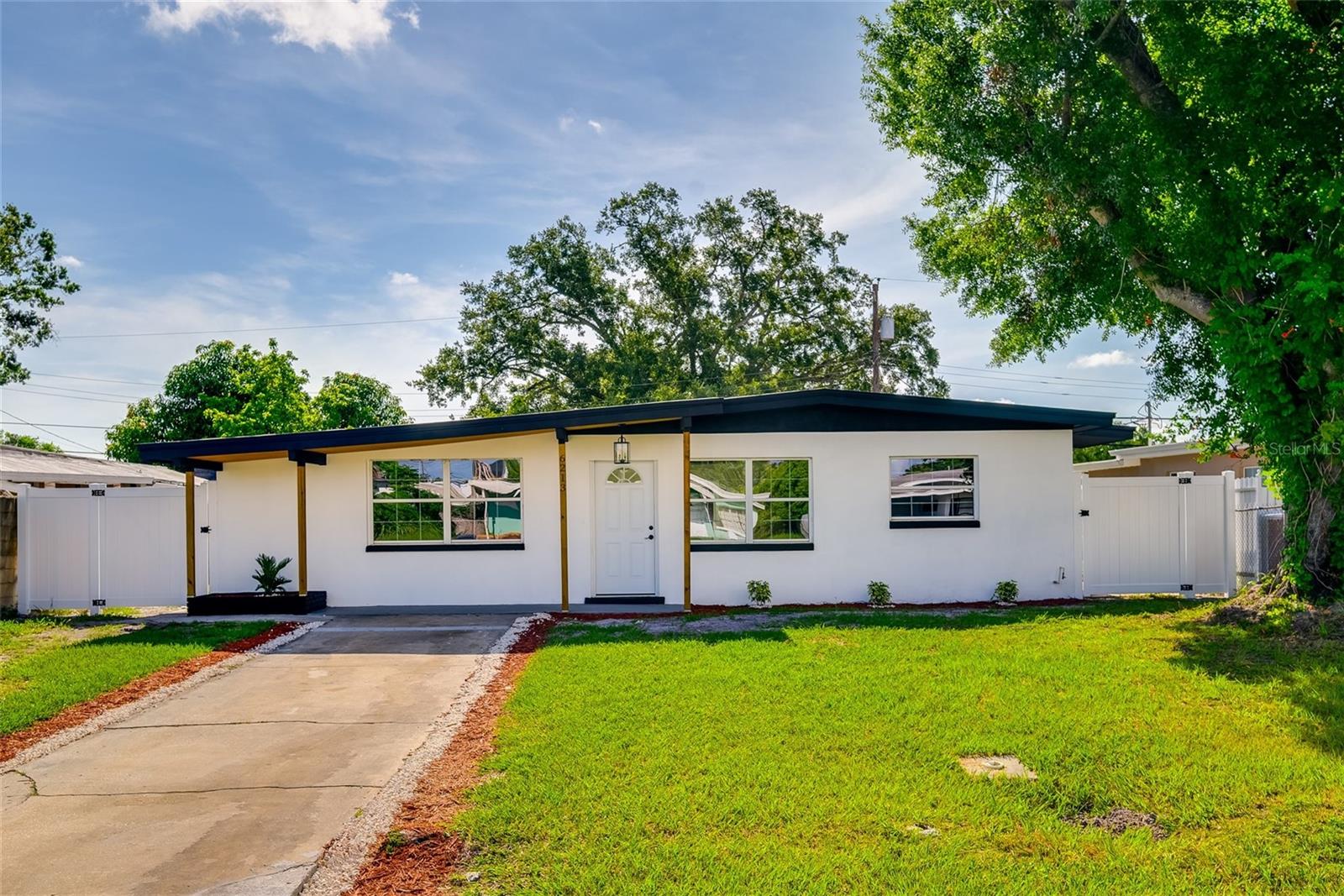 Listing photo id 24 for 6213 Cameron Avenue