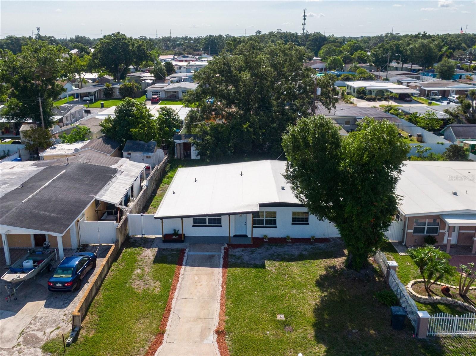 Listing photo id 25 for 6213 Cameron Avenue