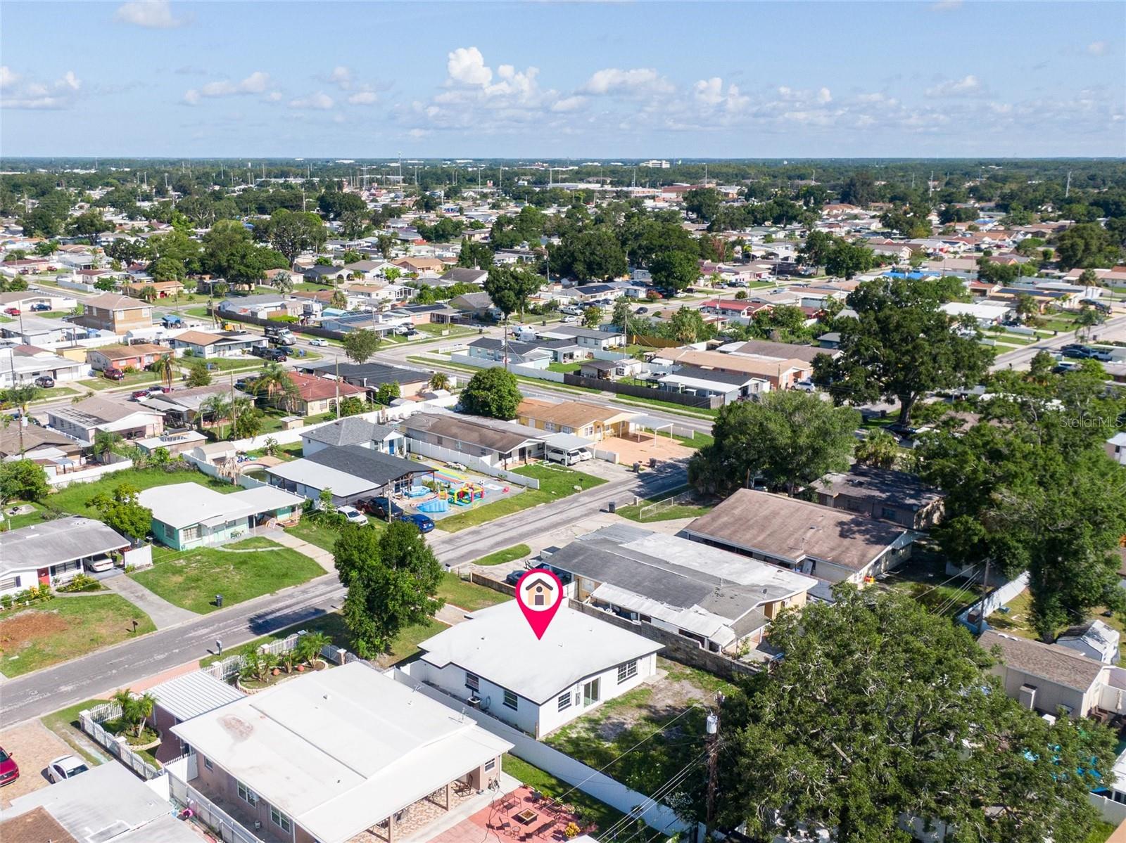Listing photo id 29 for 6213 Cameron Avenue