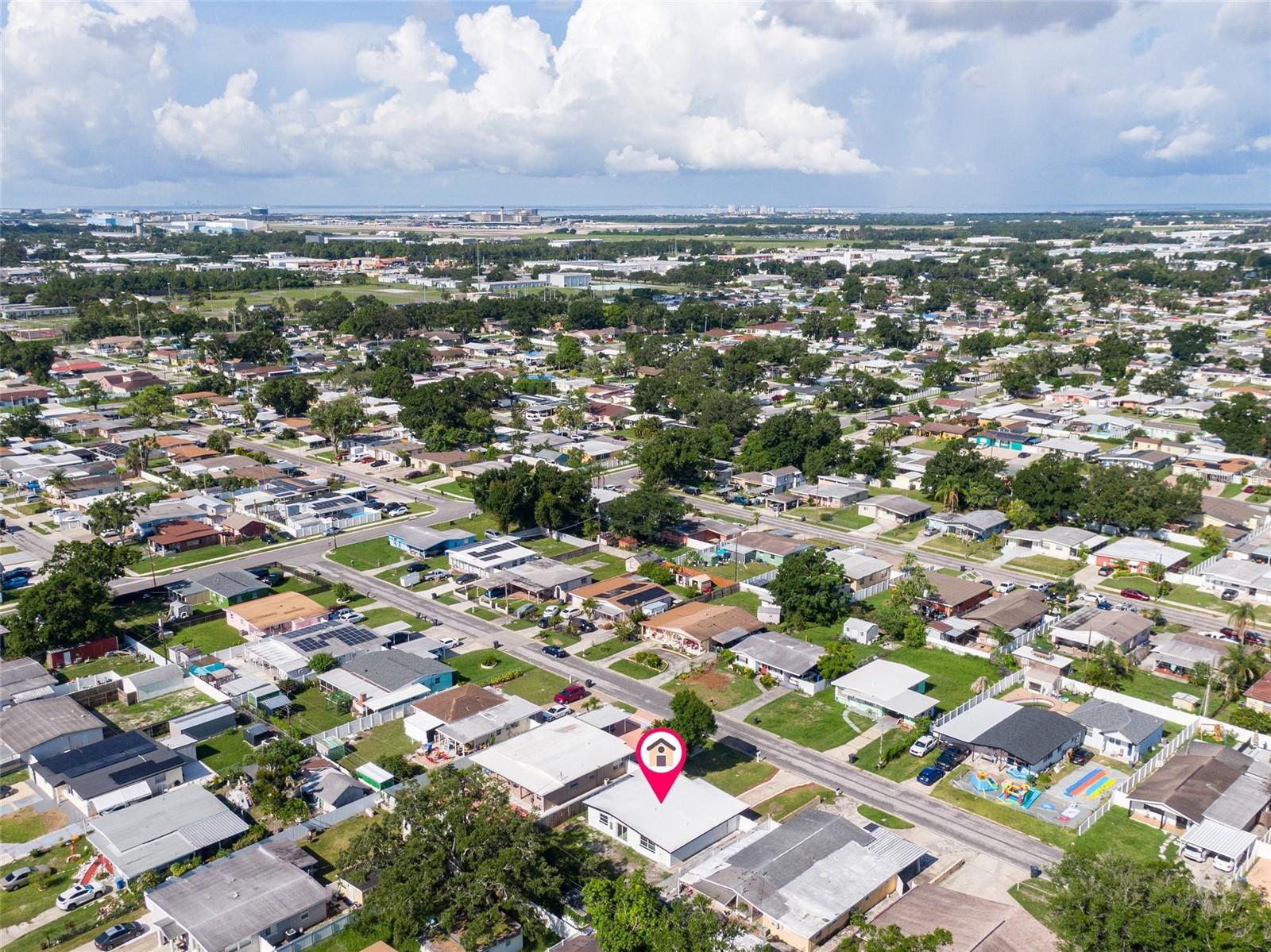 Listing photo id 31 for 6213 Cameron Avenue