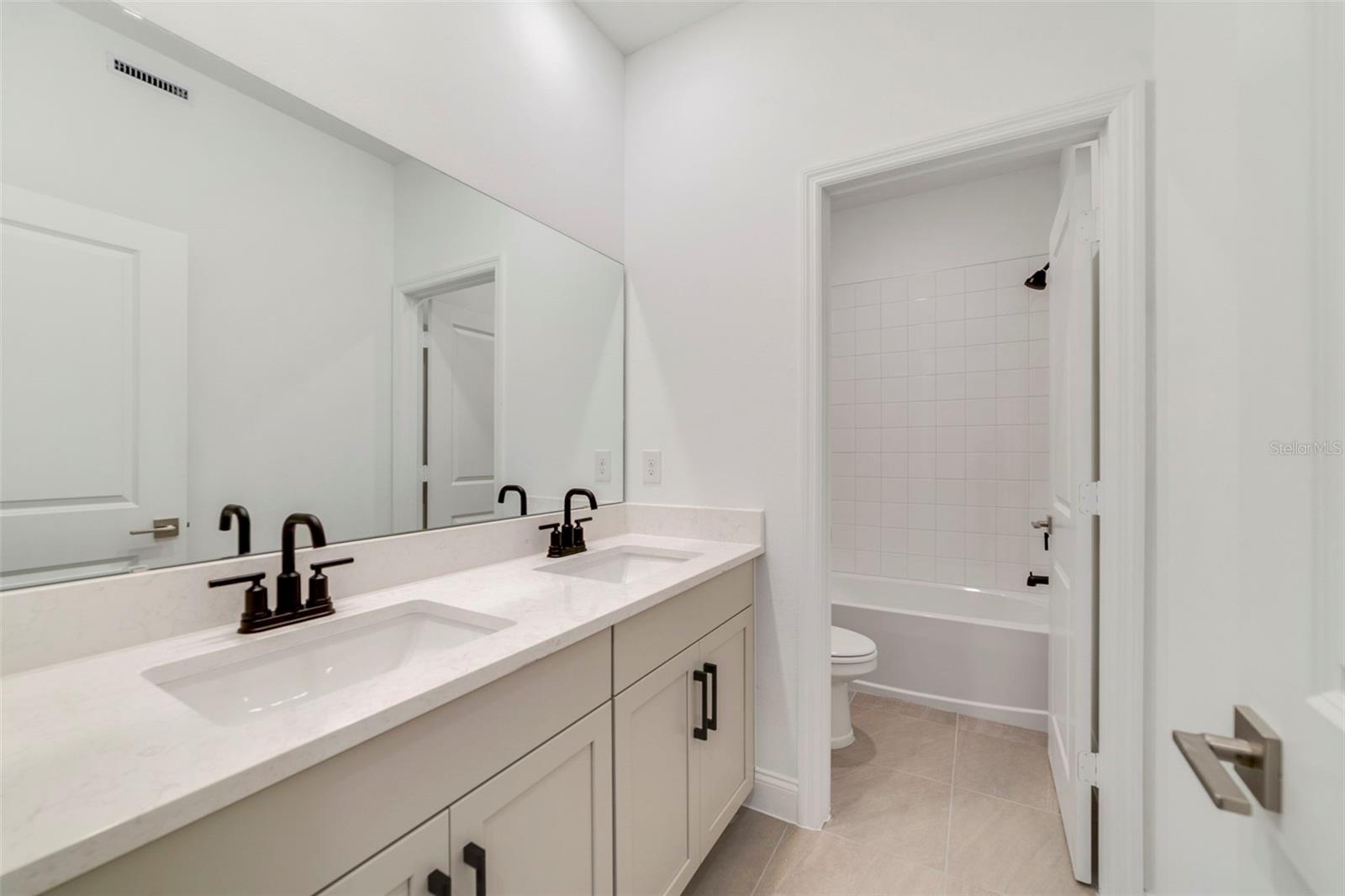 Image 34 of 38 For 658 Snowy Egret Court