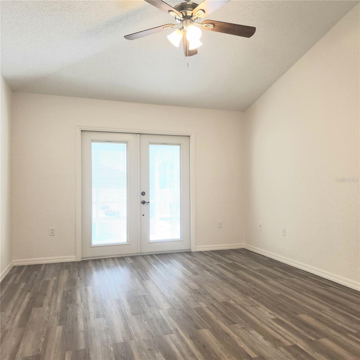 Image 13 of 48 For 7501 Jessamine Drive