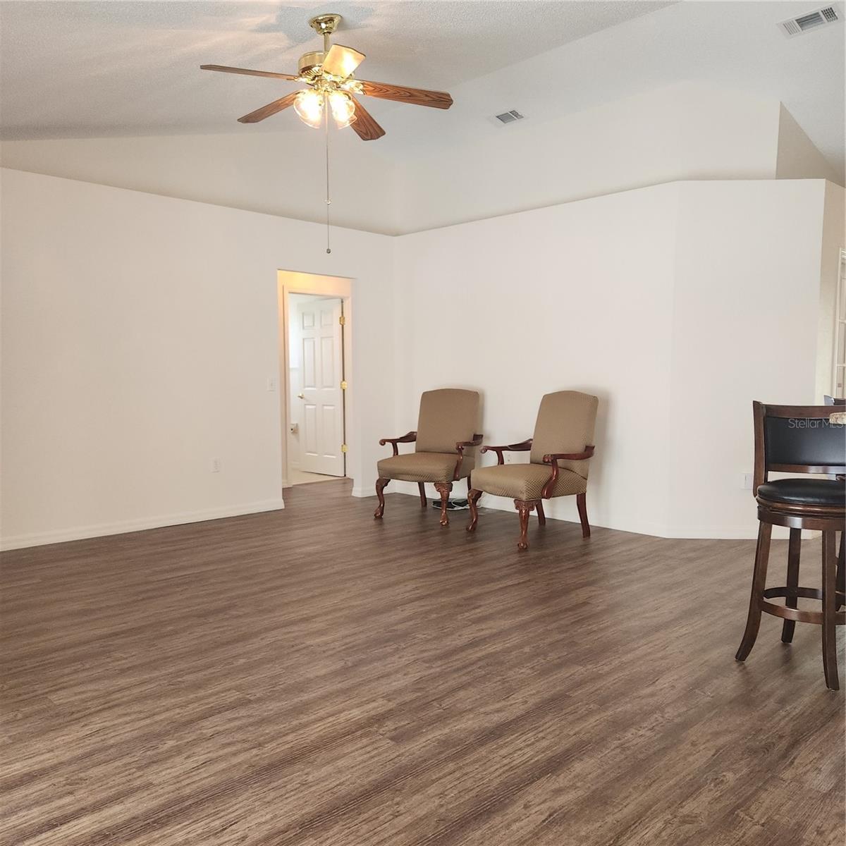 Image 3 of 48 For 7501 Jessamine Drive