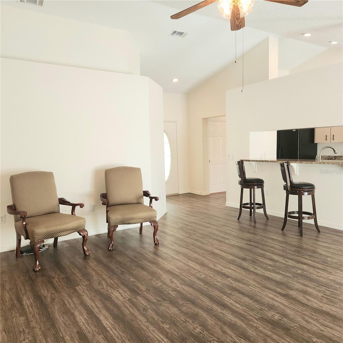 Image 4 of 48 For 7501 Jessamine Drive