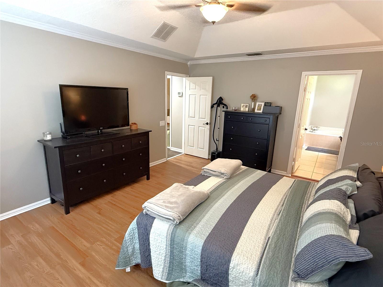 Image 20 of 29 For 35 Oak Bend Court