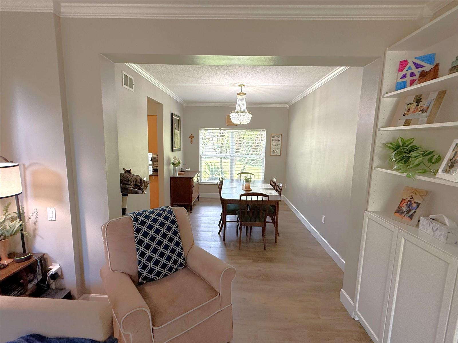 Image 6 of 29 For 35 Oak Bend Court