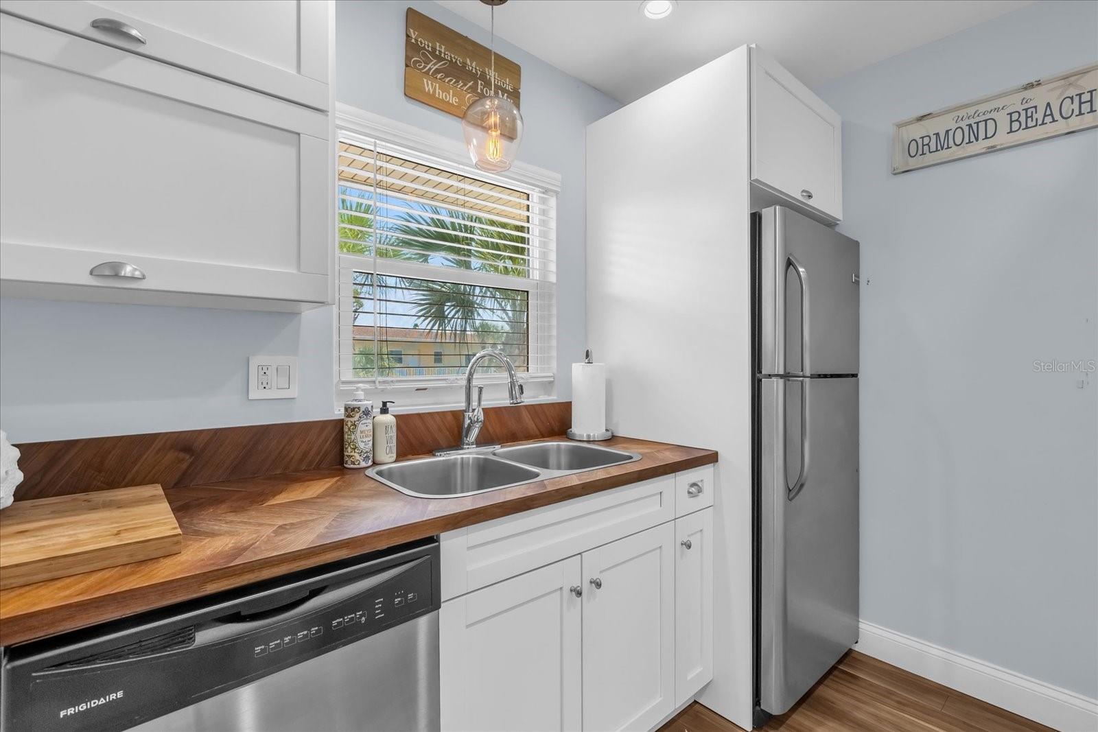 Image 10 of 26 For 2790 Ocean Shore Boulevard 8n