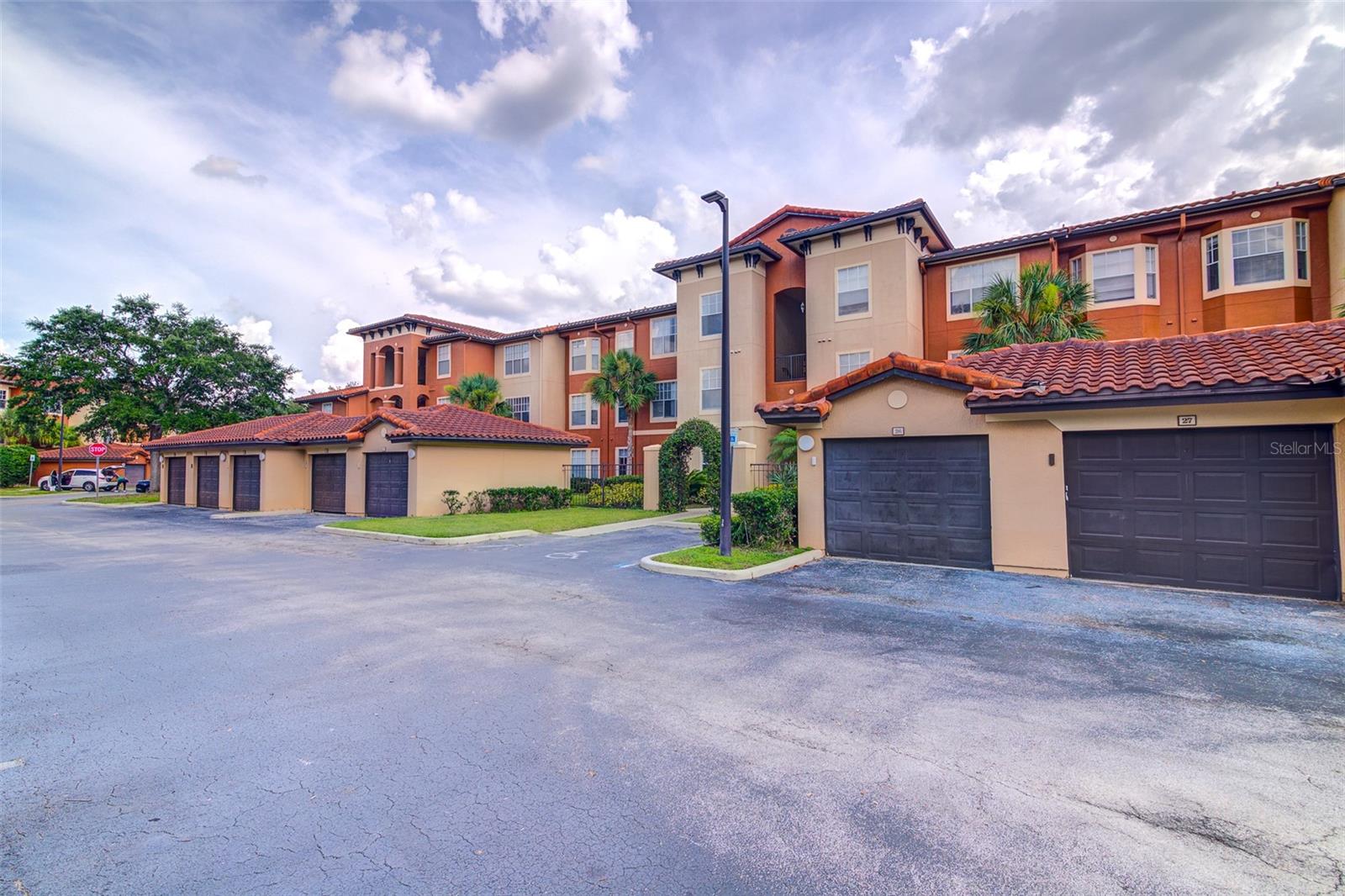 Image 14 of 52 For 5554 Metrowest Boulevard 305