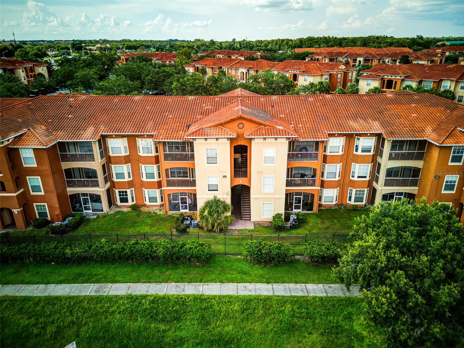 Image 6 of 52 For 5554 Metrowest Boulevard 305