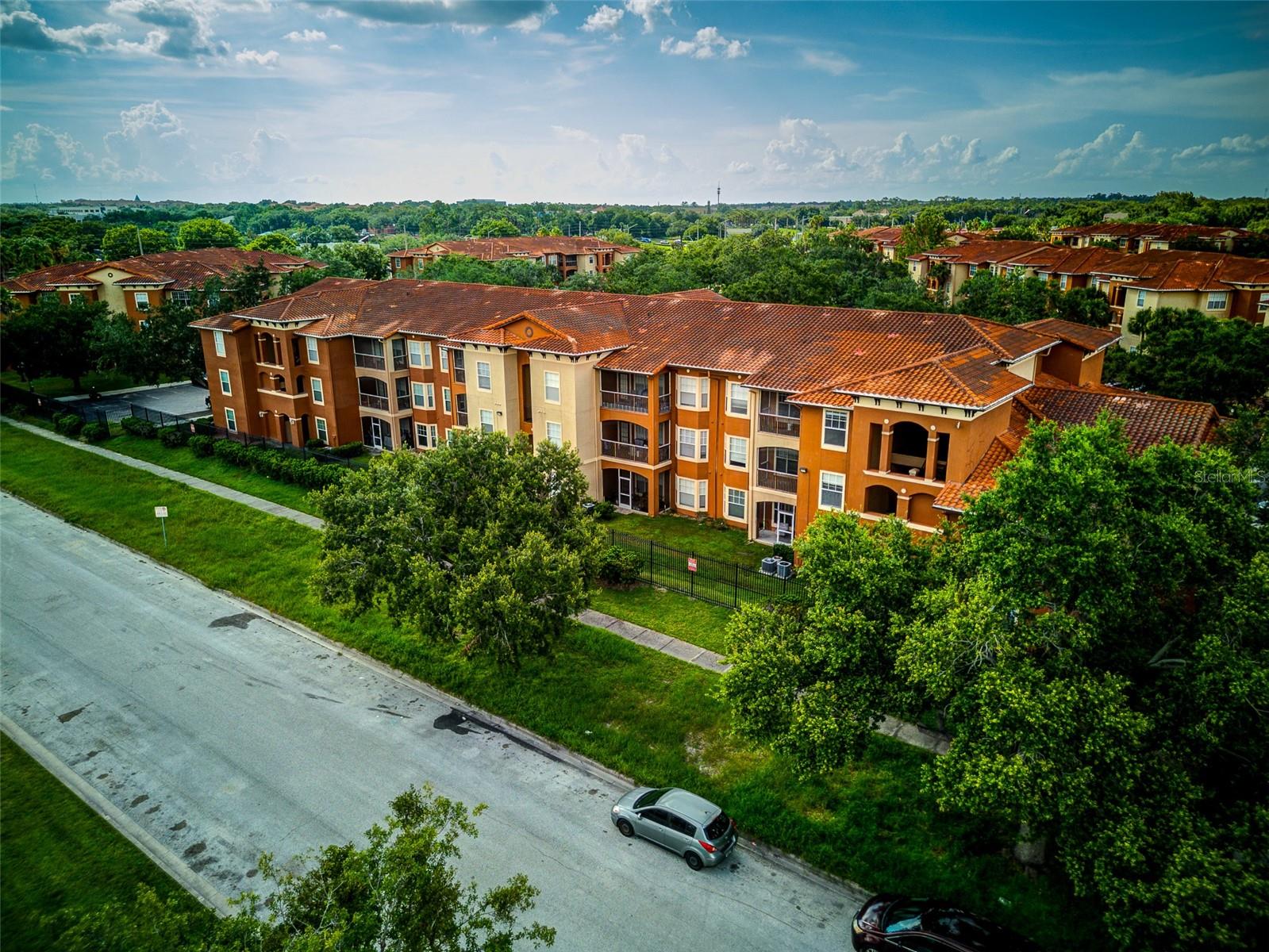 Image 9 of 52 For 5554 Metrowest Boulevard 305