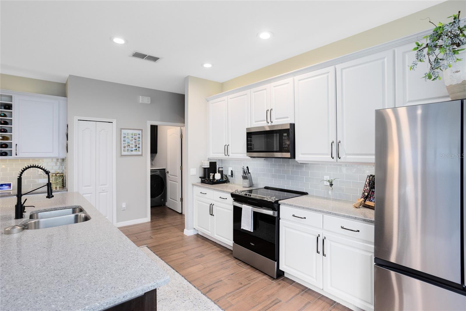 Image 12 of 80 For 14137 Lake Live Oak Drive