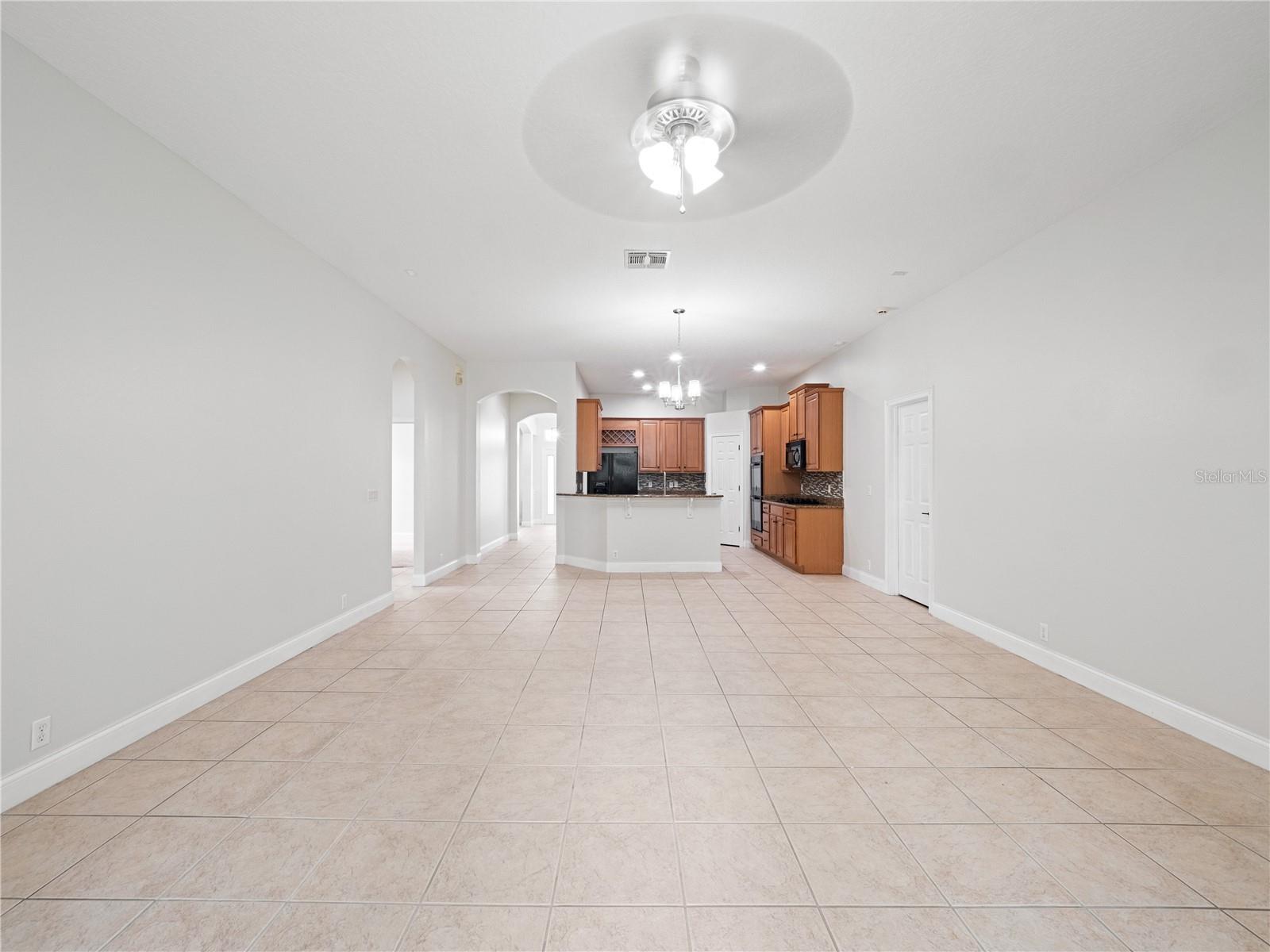 Image 14 of 31 For 11585 Claymont Circle