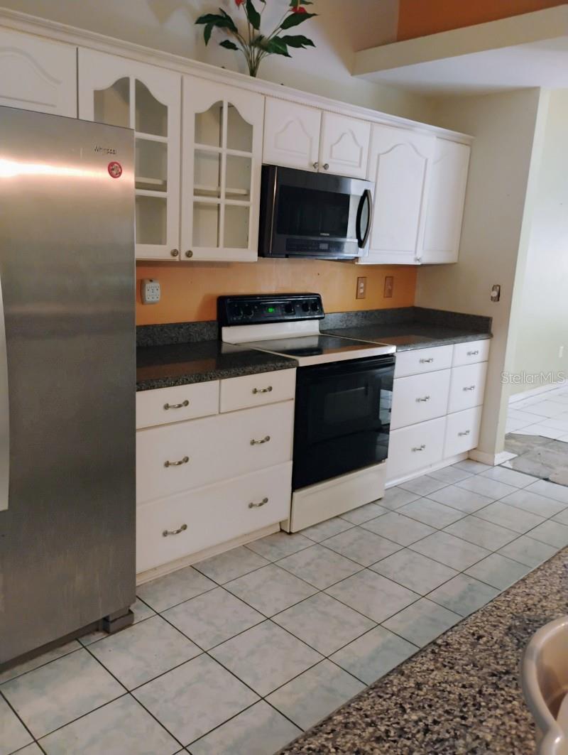 Image 4 of 14 For 4041 Waterbridge Circle