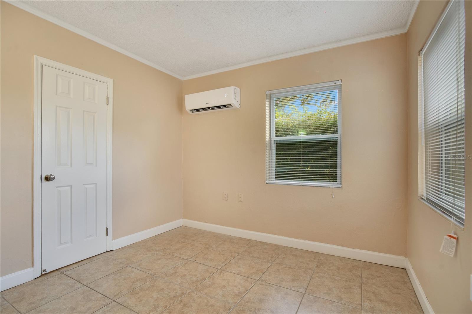 Image 9 of 11 For 1800 Harding Street