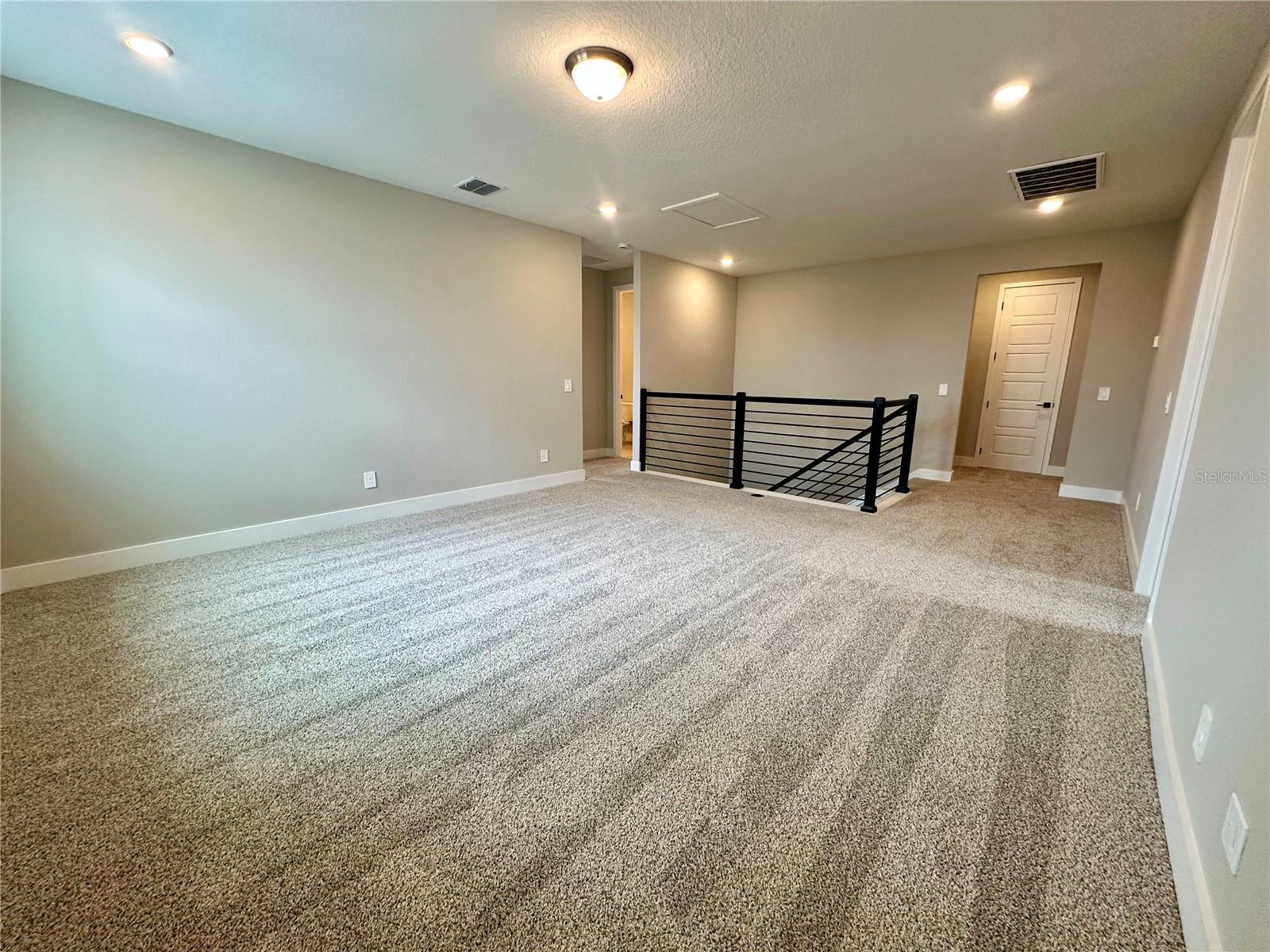 Image 23 of 43 For 16477 Silver Brook Way