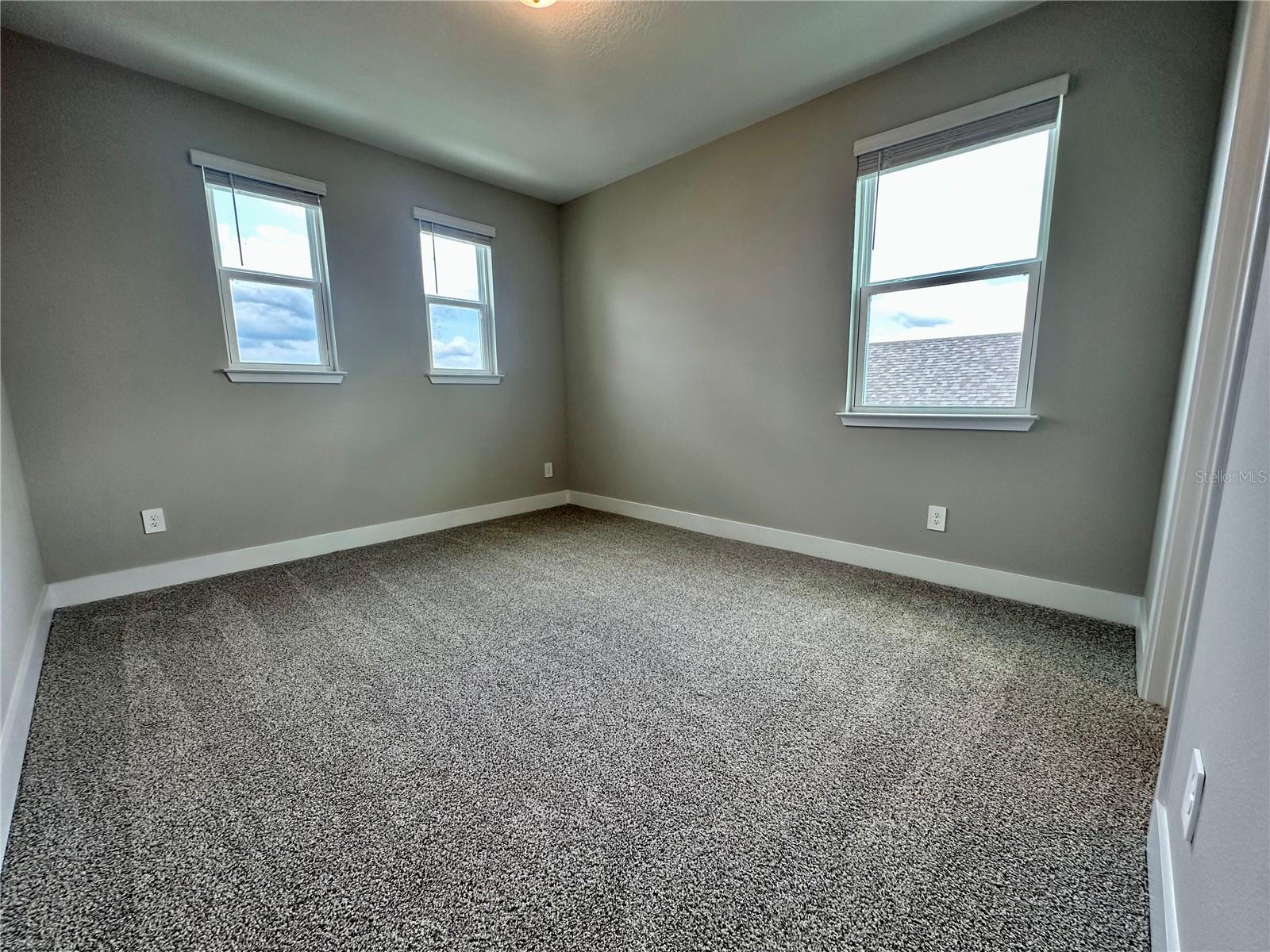 Image 24 of 43 For 16477 Silver Brook Way