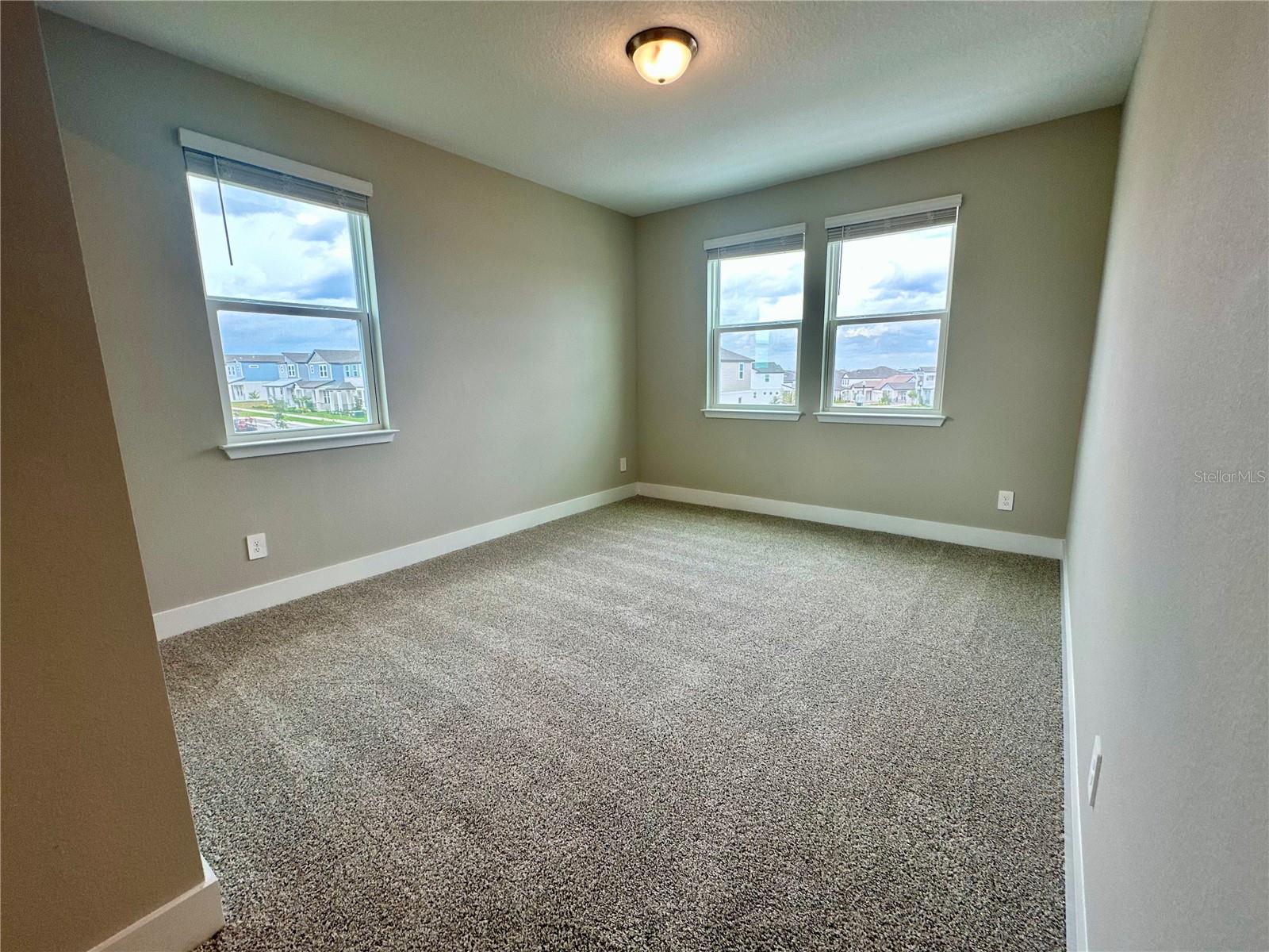 Image 27 of 43 For 16477 Silver Brook Way