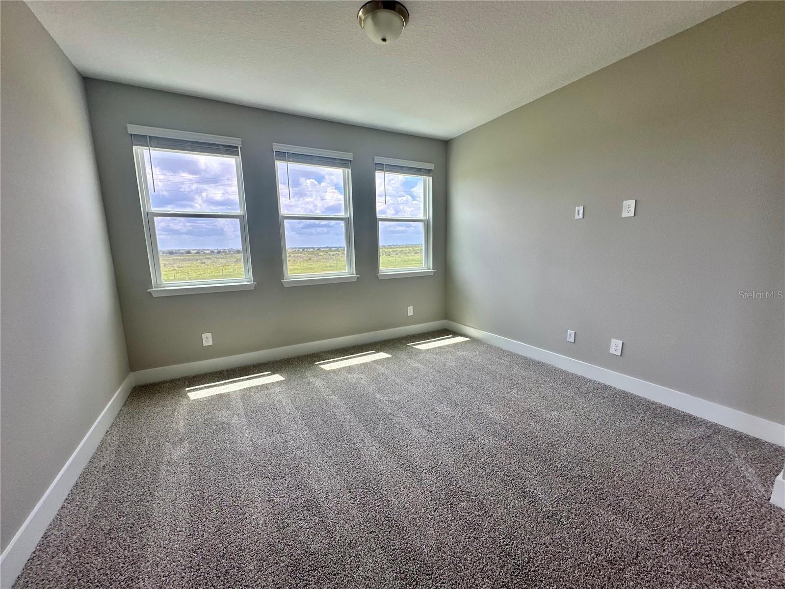 Image 35 of 43 For 16477 Silver Brook Way