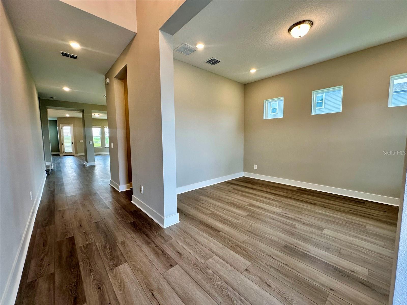 Image 4 of 43 For 16477 Silver Brook Way