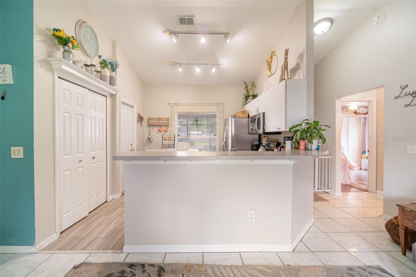 Image 11 of 21 For 313 Hawthorne Avenue
