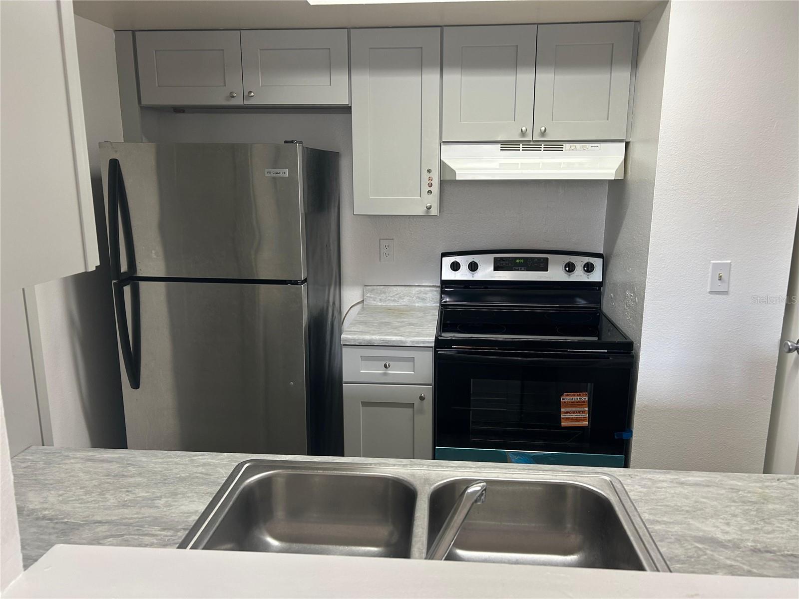 Image 4 of 12 For 401 Fountainhead Circle 252