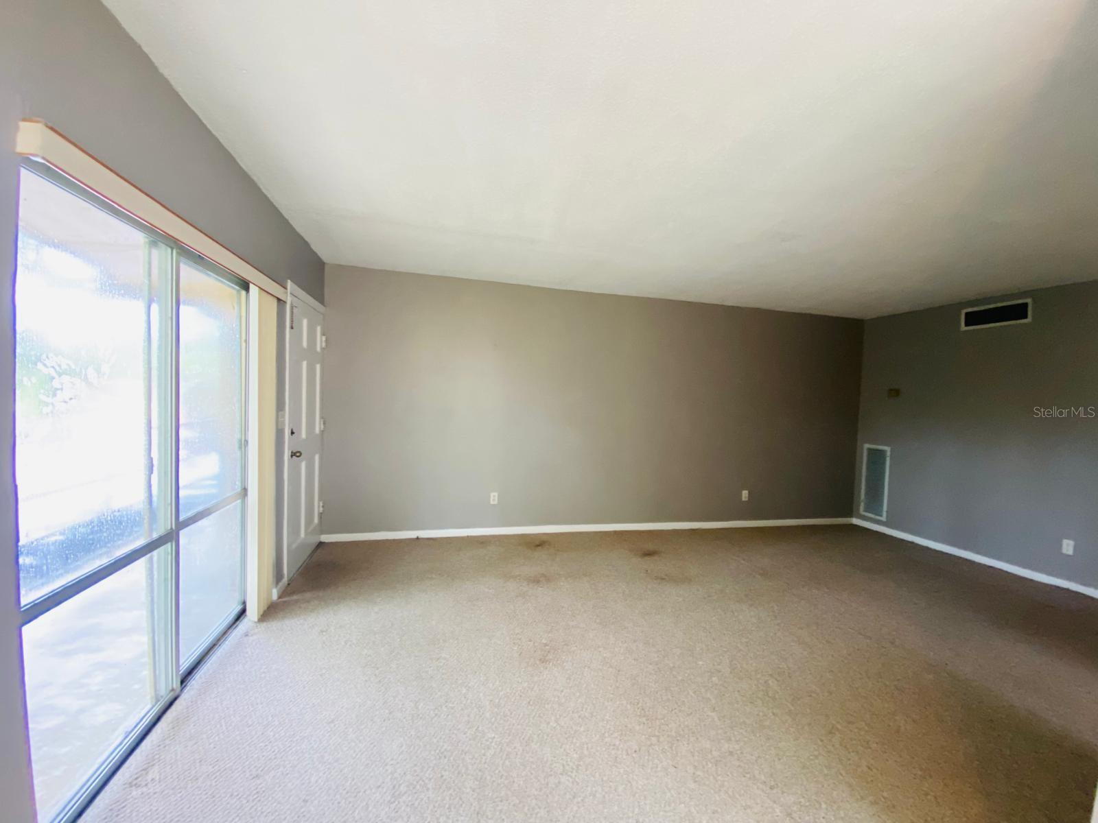 Image 10 of 20 For 305 Dakin Avenue 17
