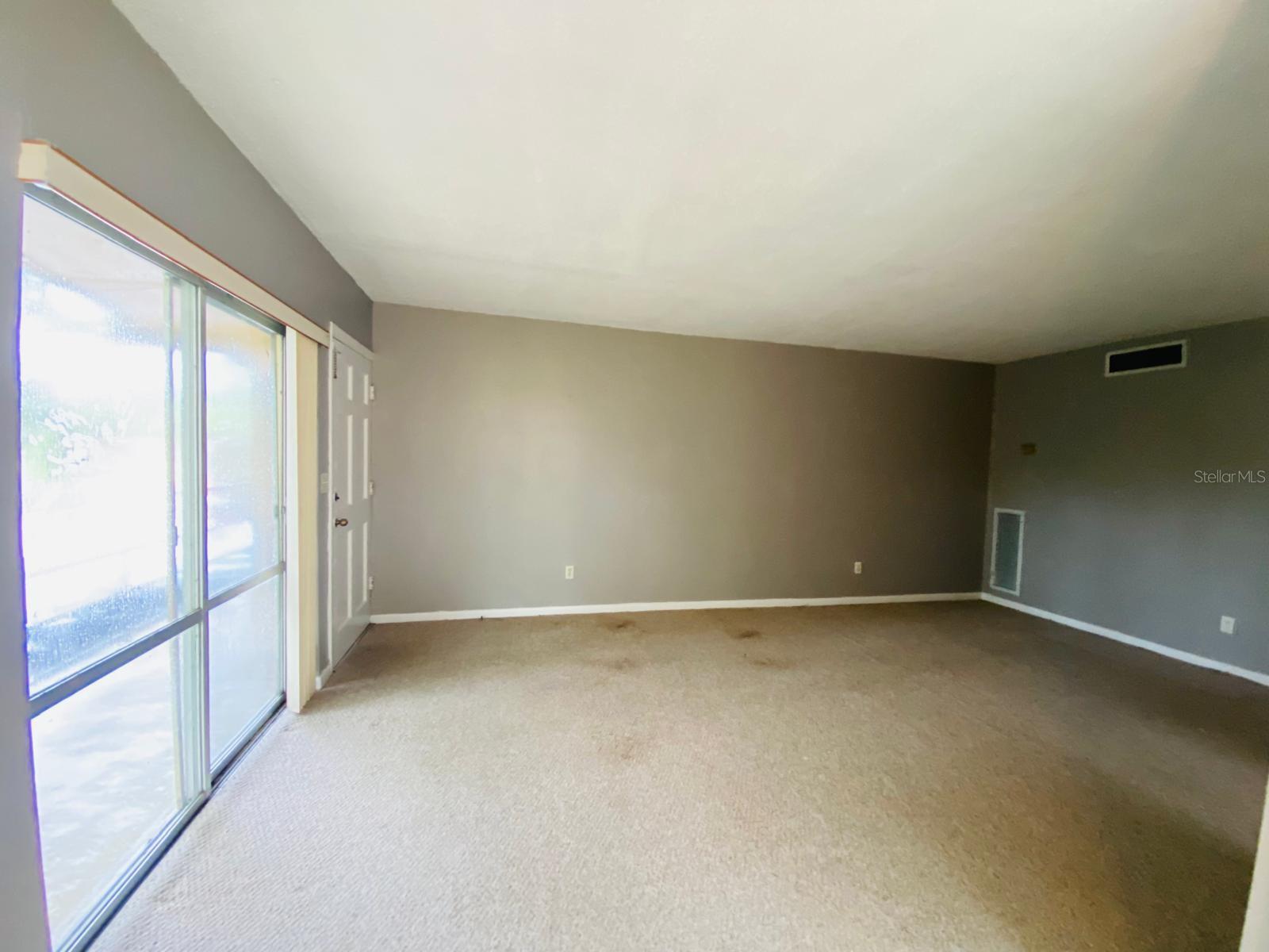 Image 11 of 20 For 305 Dakin Avenue 17