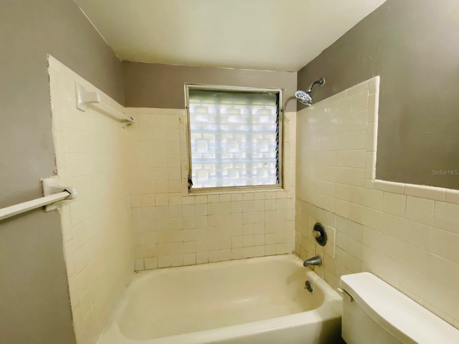 Image 19 of 20 For 305 Dakin Avenue 17