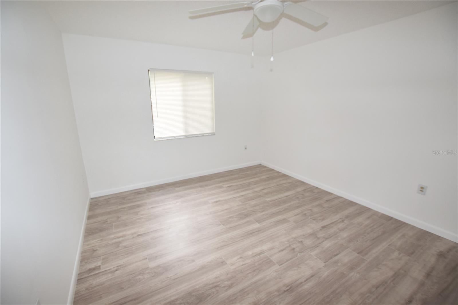 Image 11 of 23 For 904 Sumter Street