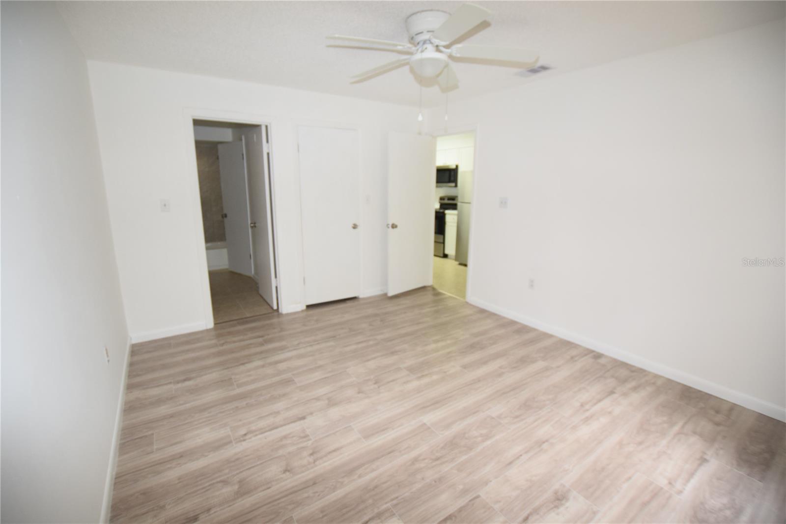 Image 13 of 23 For 904 Sumter Street