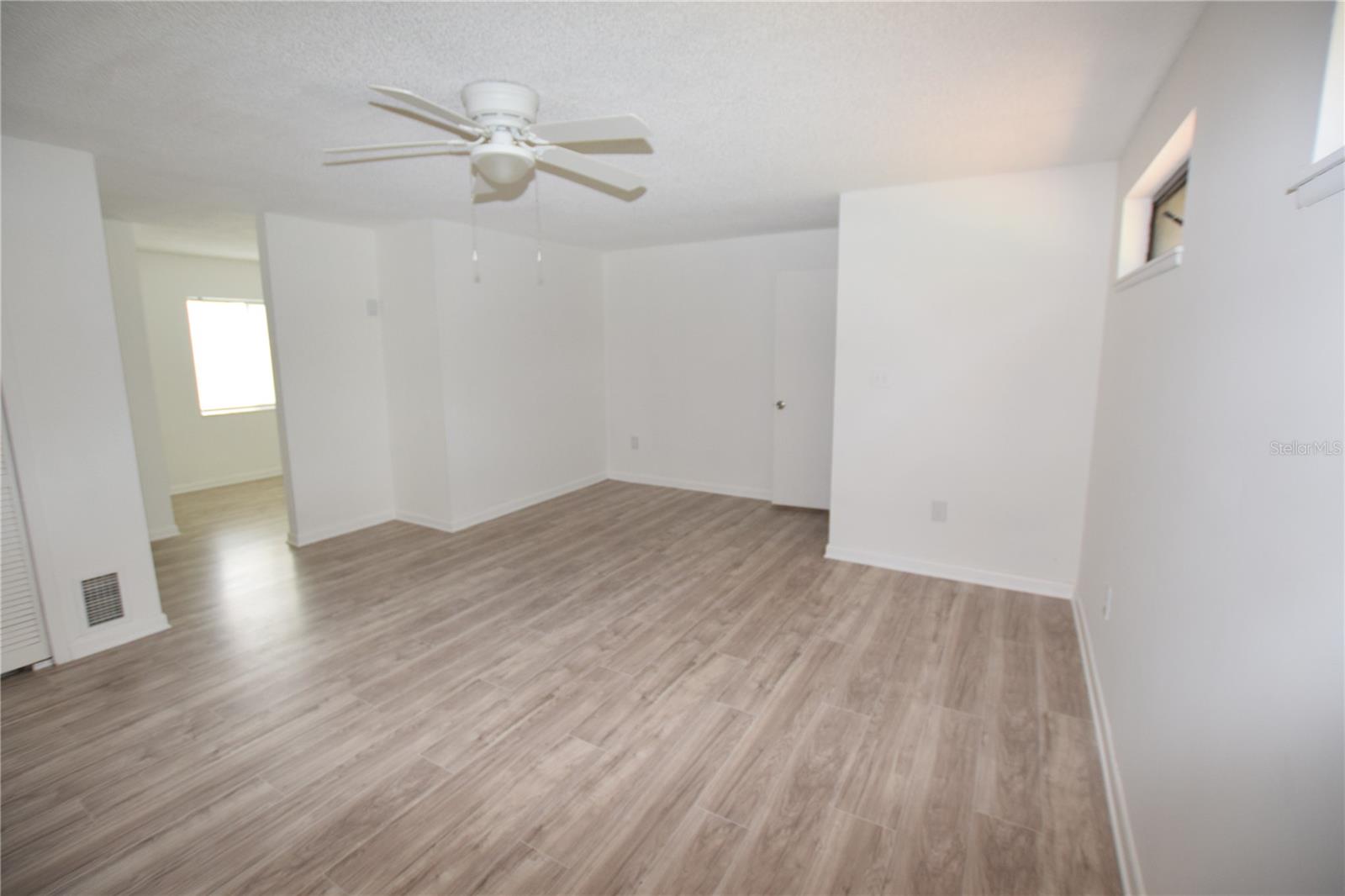 Image 20 of 23 For 904 Sumter Street
