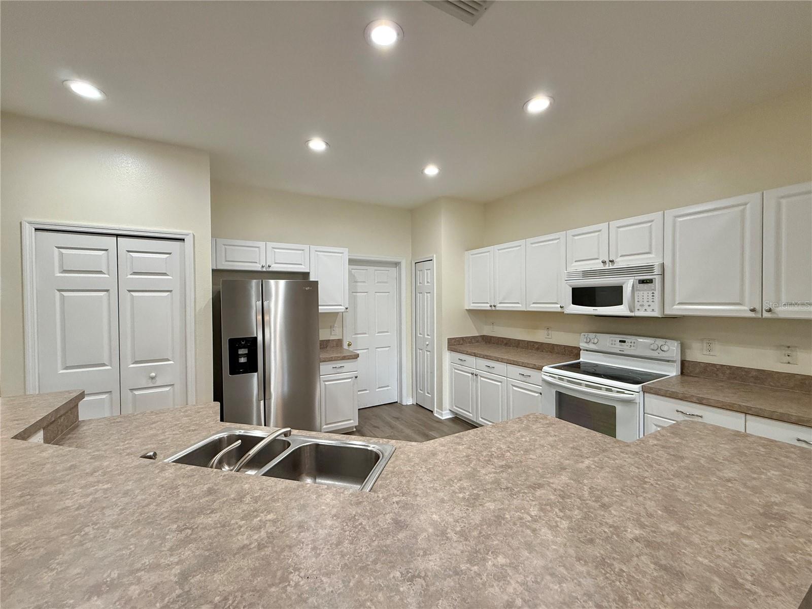 Image 11 of 38 For 4052 Alan Drive