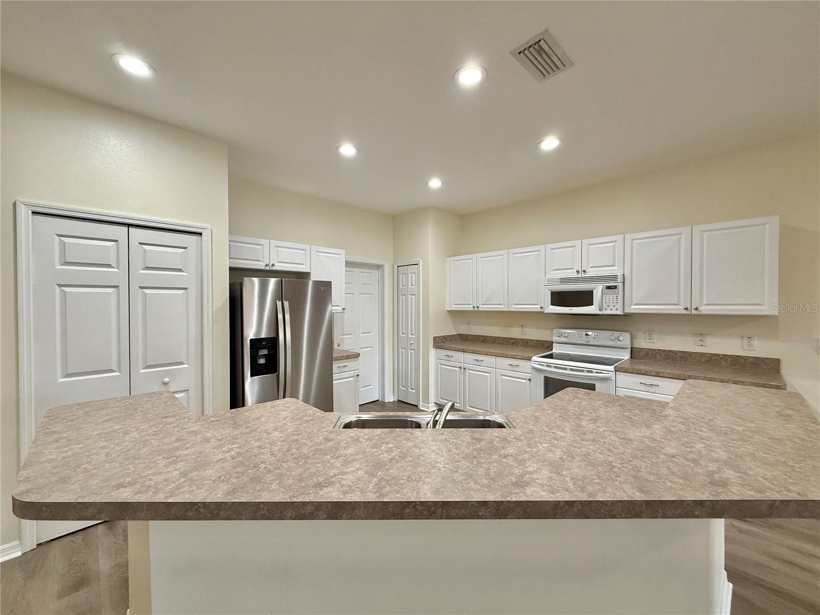 Image 12 of 38 For 4052 Alan Drive