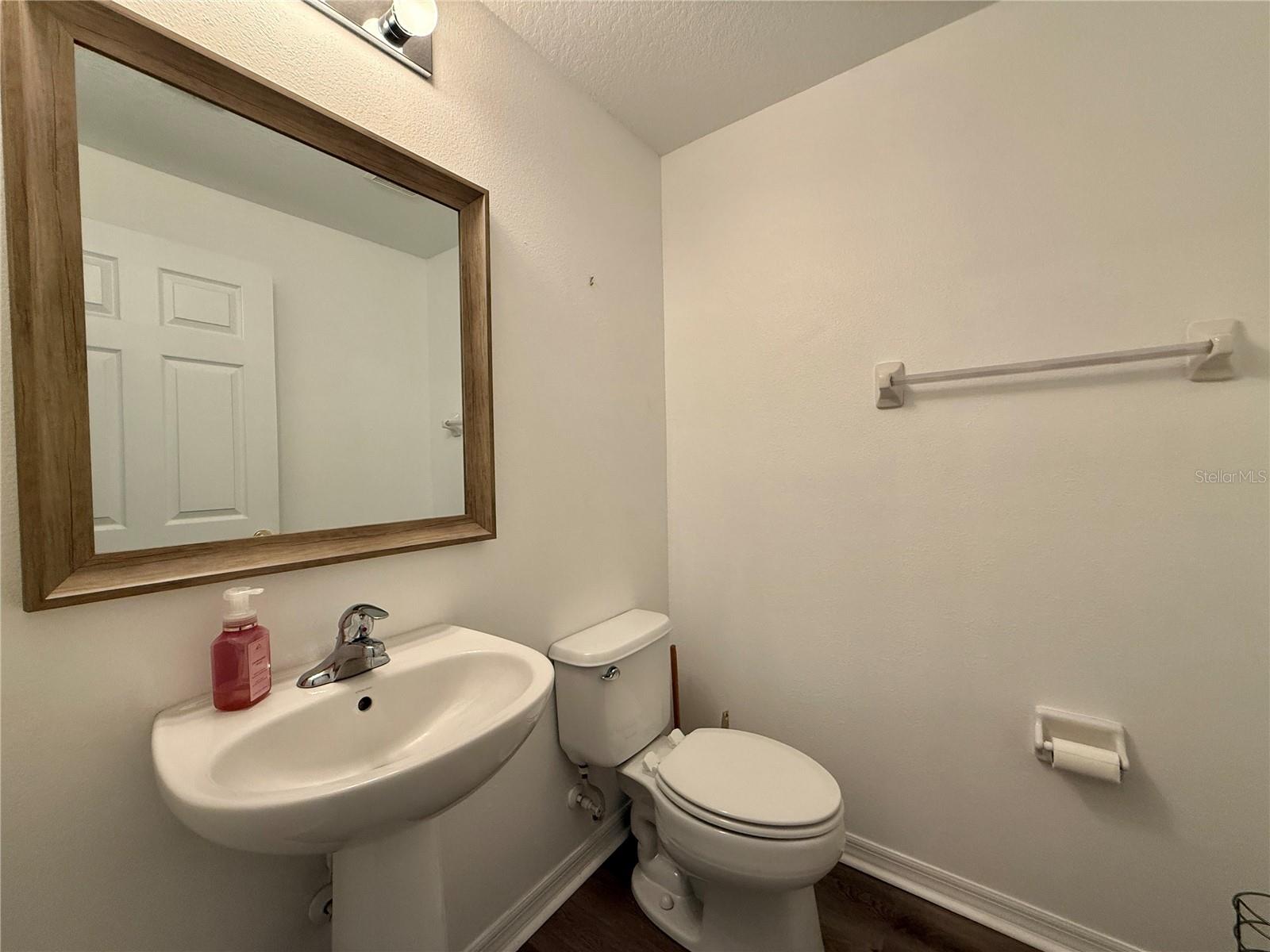 Image 32 of 38 For 4052 Alan Drive