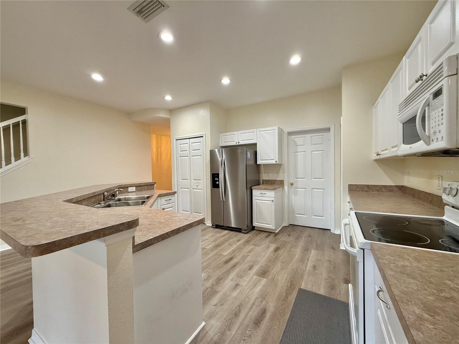 Image 9 of 38 For 4052 Alan Drive