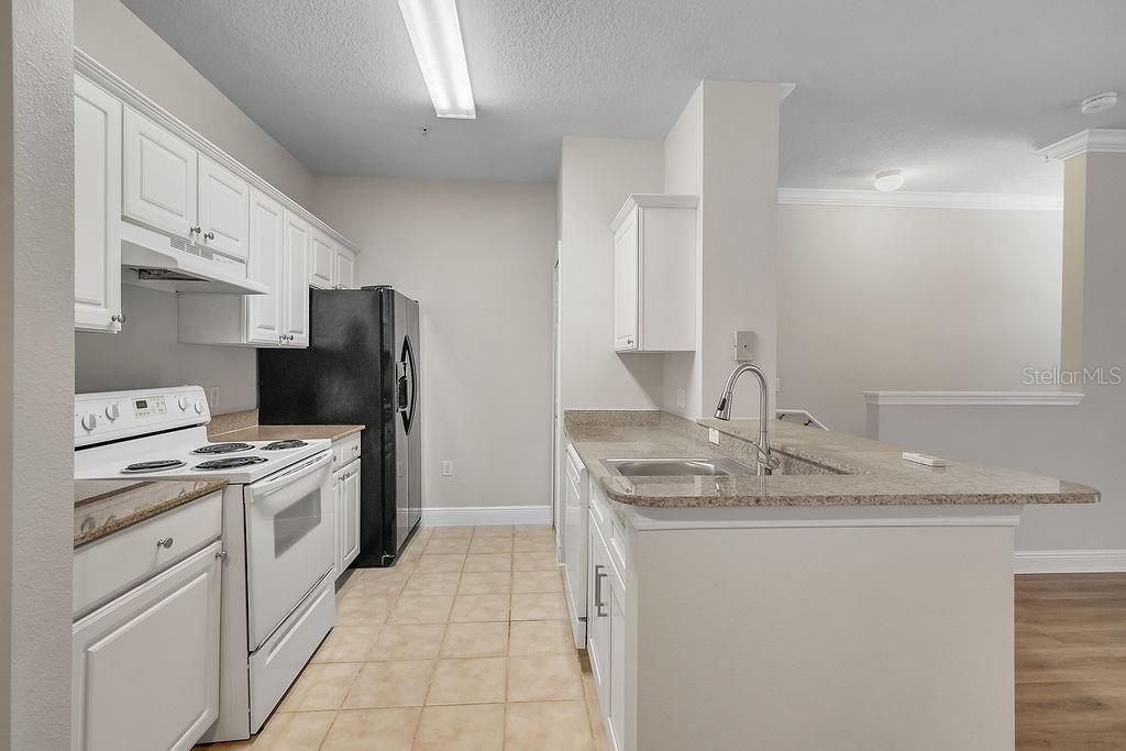 Image 10 of 24 For 1315 Eastern Pecan Place 203