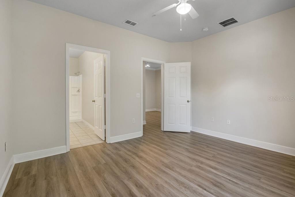 Image 17 of 24 For 1315 Eastern Pecan Place 203