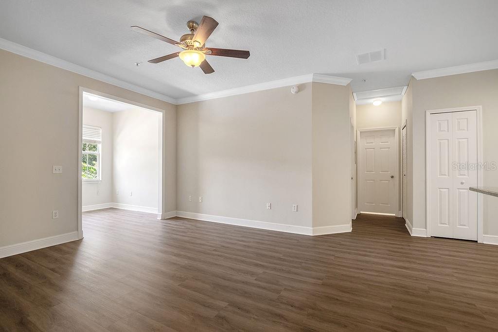 Image 3 of 24 For 1315 Eastern Pecan Place 203