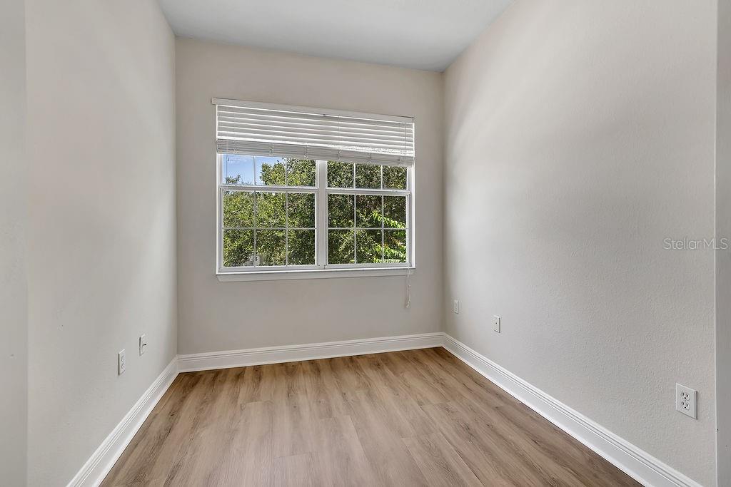 Image 5 of 24 For 1315 Eastern Pecan Place 203