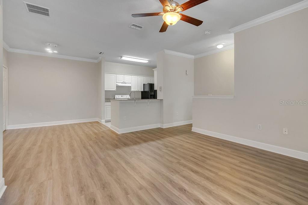 Image 6 of 24 For 1315 Eastern Pecan Place 203