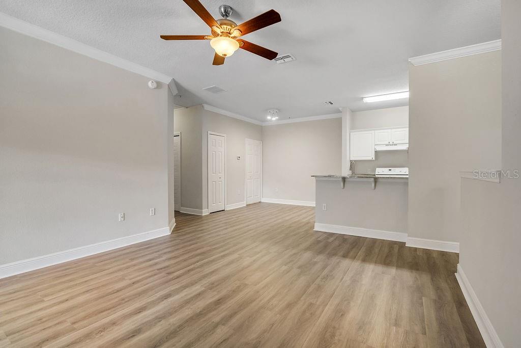 Image 7 of 24 For 1315 Eastern Pecan Place 203