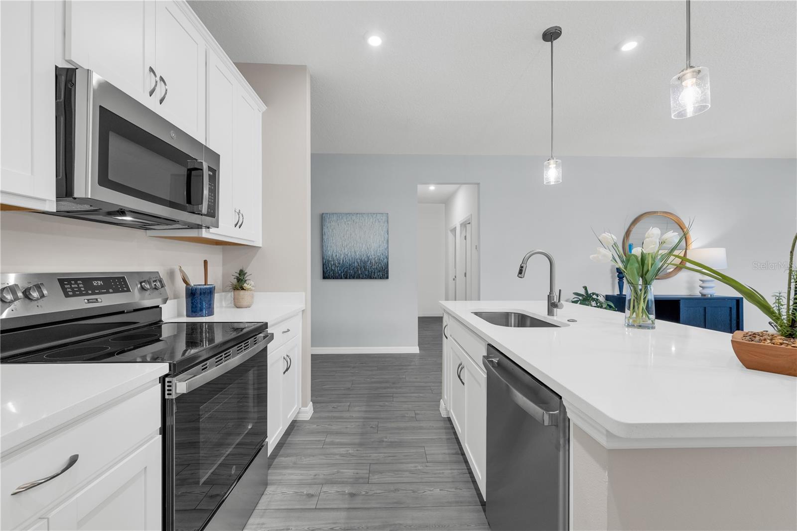 Image 6 of 30 For 421 Shoreview Sands Avenue