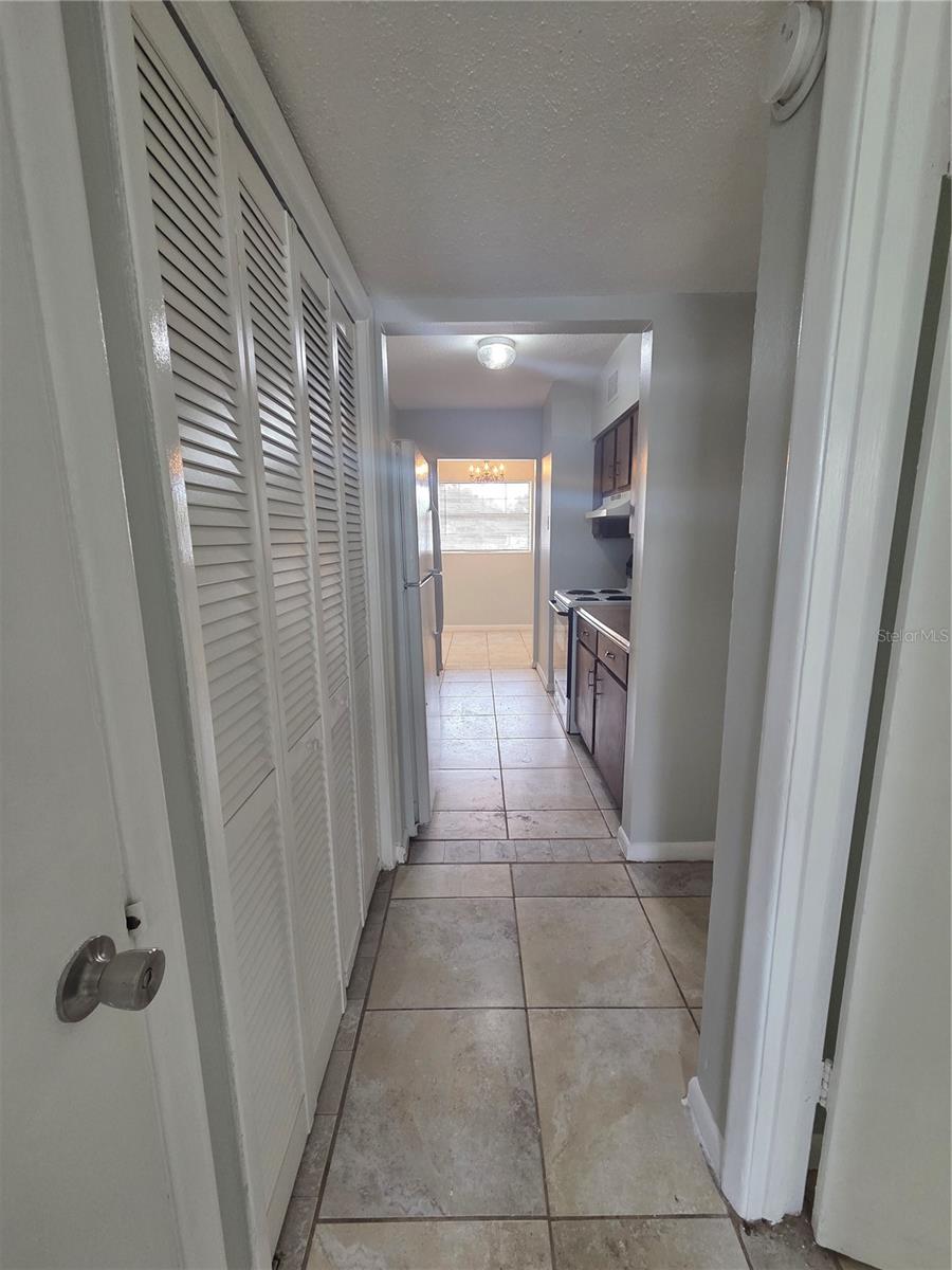Image 10 of 14 For 706 Dixie Avenue 22