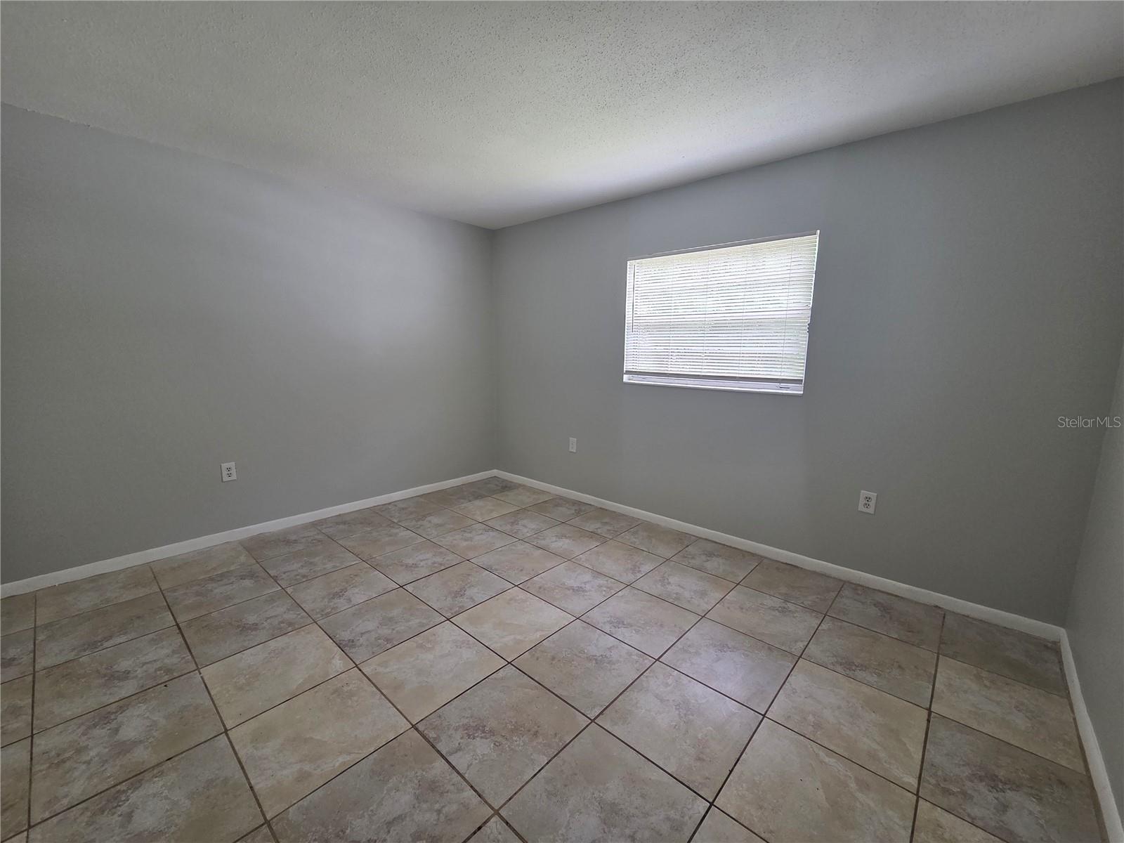 Image 12 of 14 For 706 Dixie Avenue 22