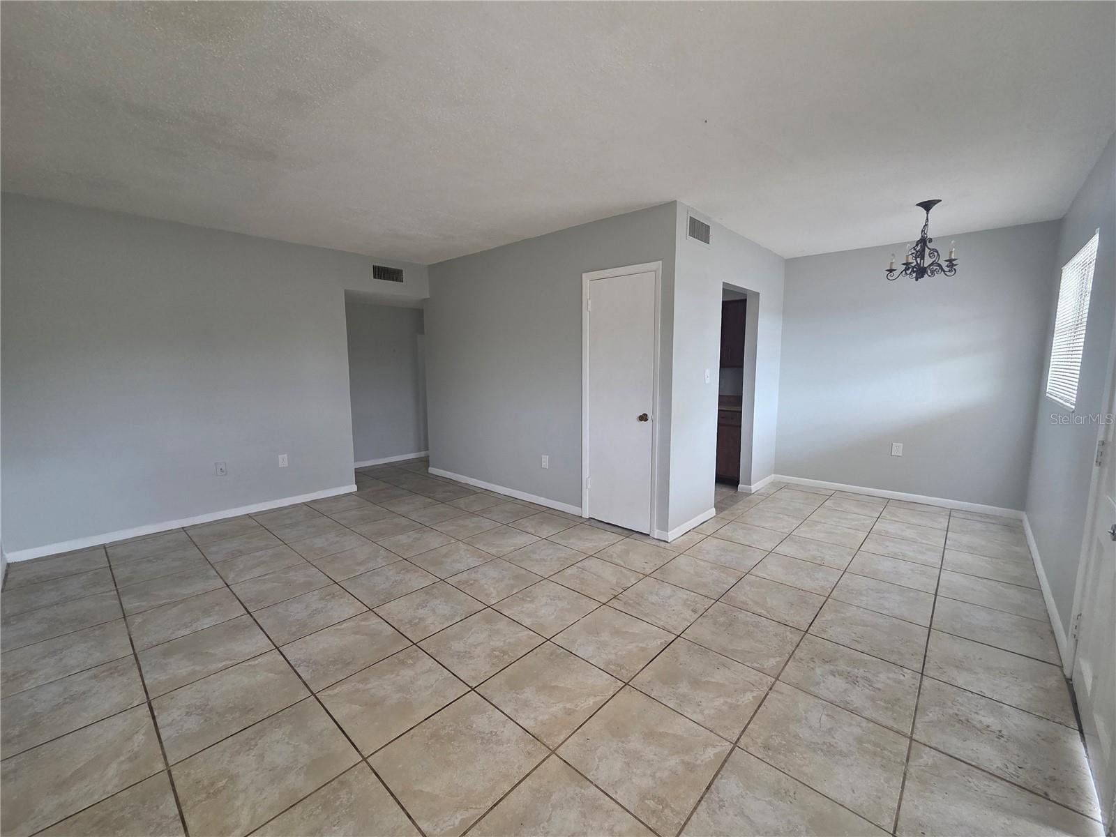 Image 3 of 14 For 706 Dixie Avenue 22