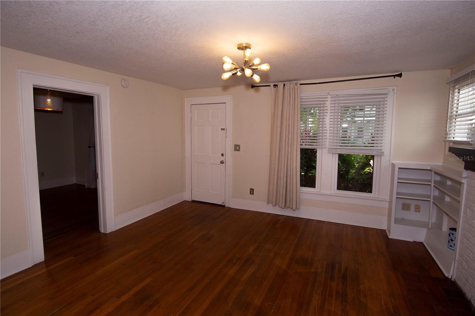 Image 10 of 20 For 539 Yale Street