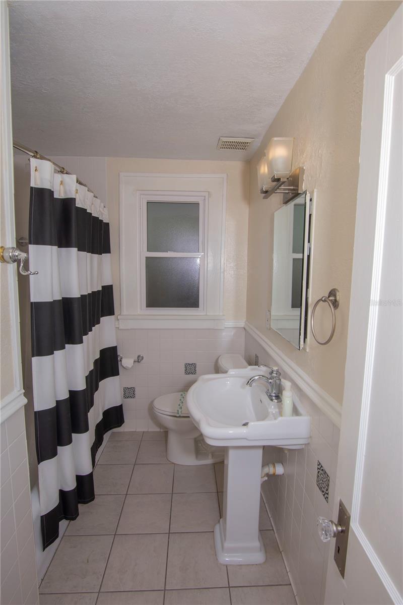 Image 20 of 20 For 539 Yale Street