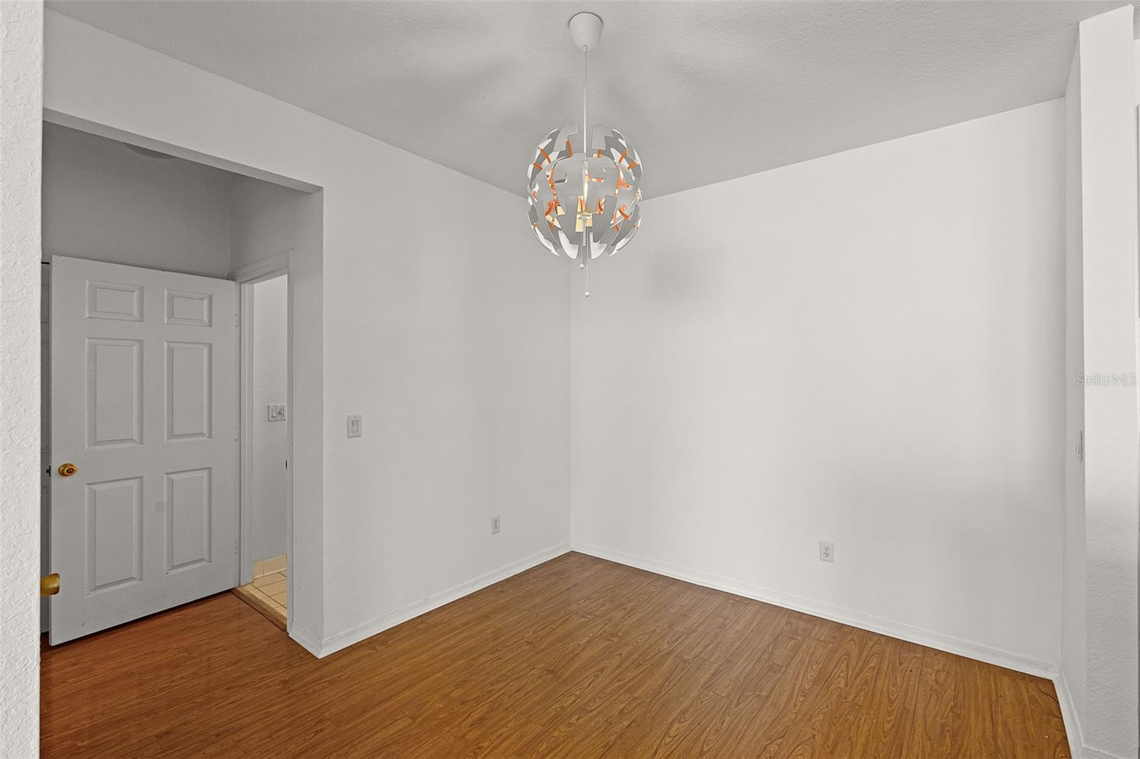 Image 11 of 18 For 5025 Wellington Park Circle 68