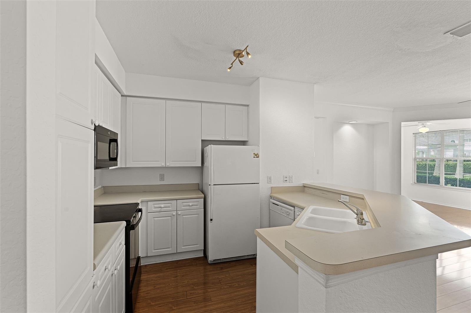 Image 8 of 18 For 5025 Wellington Park Circle 68
